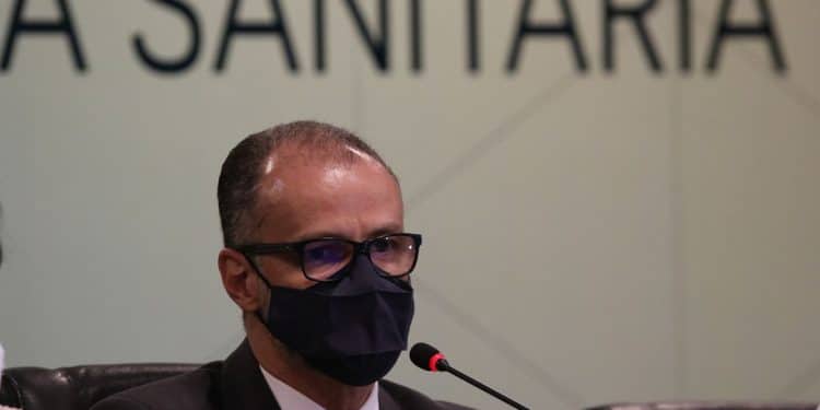 Presidente da Anvisa apela à população que tome segunda dose da vacina