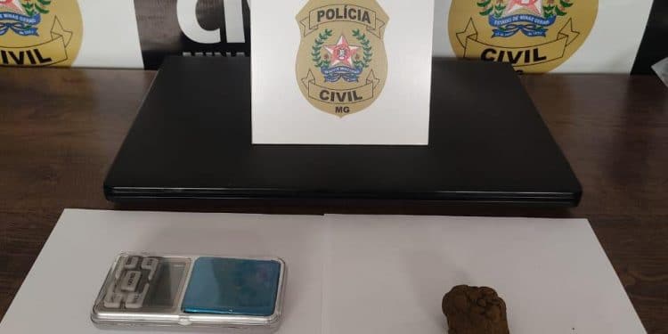 Menor de 16 anos é apreendido por comercializar drogas pelo instagram em Araxá