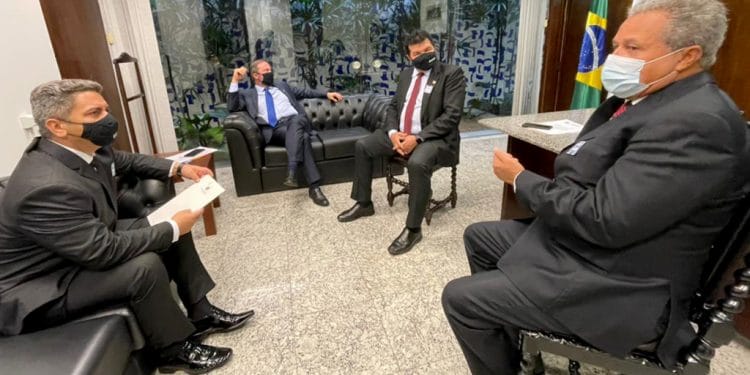 Araxá consegue R$ 2,5 milhões para a UTI Neonatal e Pediátrica em reunião no Senado Federal