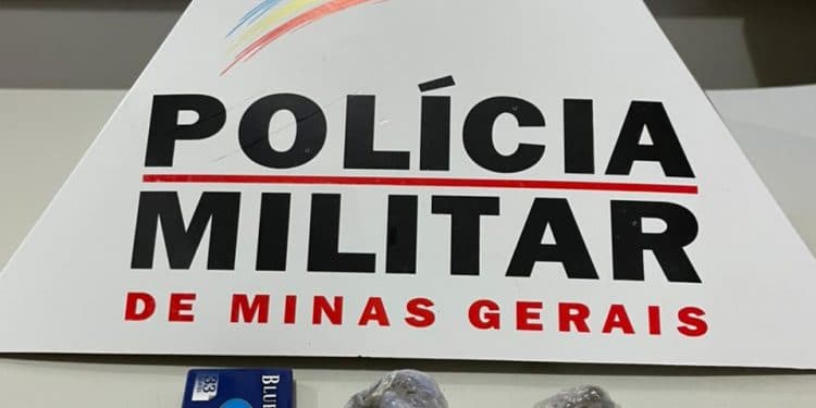Homem é preso por importunação sexual dentro de ônibus que seguia para Araxá