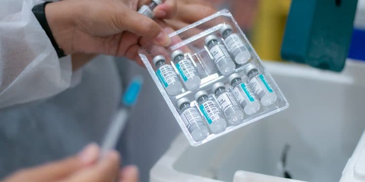 Araxá inicia vacinação para pessoas de 59 anos nesta quinta (24)