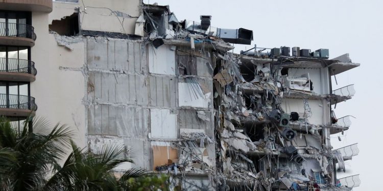 Dezoito mortos são confirmados em desabamento de prédio em Miami