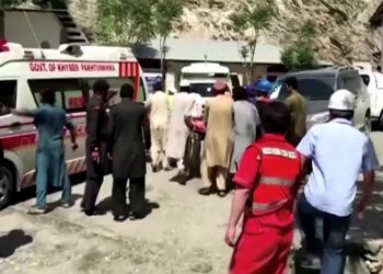 Explosão de ônibus no Paquistão mata 13, incluindo 9 chineses