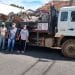 Quatro caminhões são utilizados para retirada de lixo e entulho em residência de acumulador