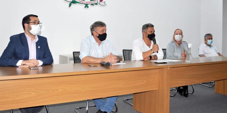 Prefeitura realiza repasse de verbas para projetos sociais voltados à Terceira Idade