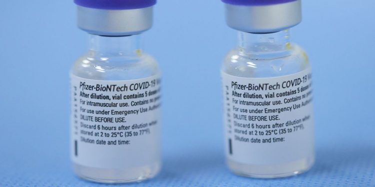 Pfizer fecha acordo para produção de vacinas da covid-19 no Brasil