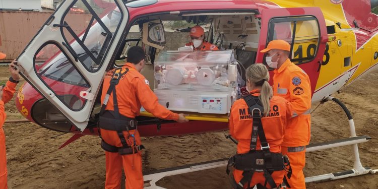 Recém-nascido é transferido em emergência para a UTI Neonatal de Uberaba