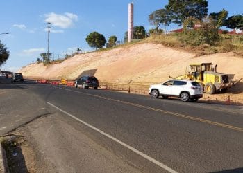 Trânsito na avenida Hitalo Ros volta para sentido duplo a partir desta terça