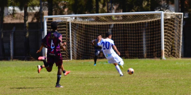 Dínamo sub-17 goleia Franca em amistoso preparatório