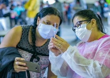 Araxá vacina pessoas a partir de 32 anos nesta sexta