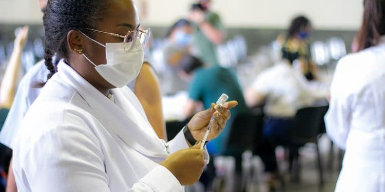 Araxá se prepara para vacinação contra Covid-19 de adolescentes entre 12 e 17 anos com comorbidades