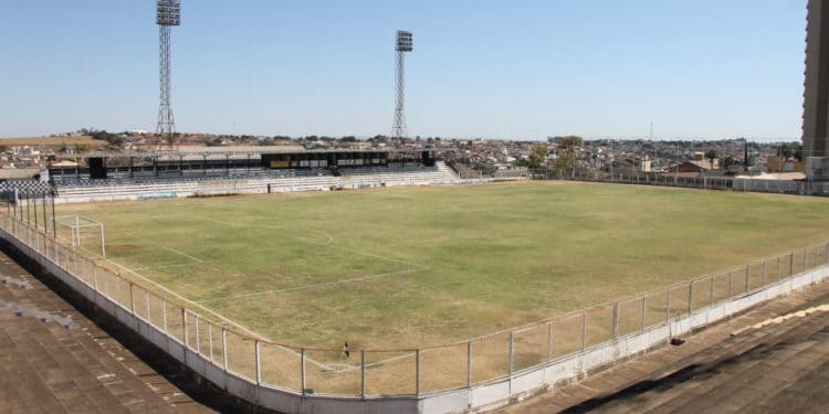 Prefeitura define novas regras para eventos esportivos no Fausto Alvim durante a pandemia