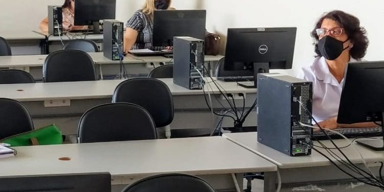 Araxá cria plataforma de ensino público a distância