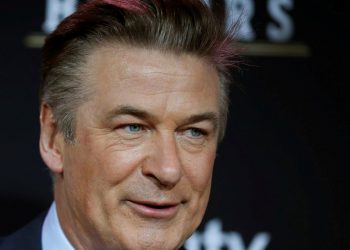 Arma usada por ator em filmagens era legítima, diz promotora