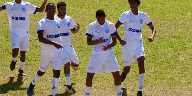 Dínamo enfrenta o Cruzeiro pelas quartas de finais do Campeonato Mineiro Sub-17 neste sábado