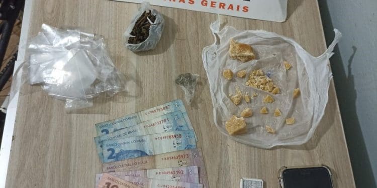 Jovem de 26 anos é preso por envolvimento com o tráfico em Araxá