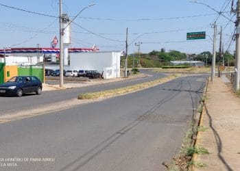 Honório de Paiva Abreu e Tonico do Alonso ficam parcialmente interditadas nesta quinta para serviços de ligação de esgoto e água