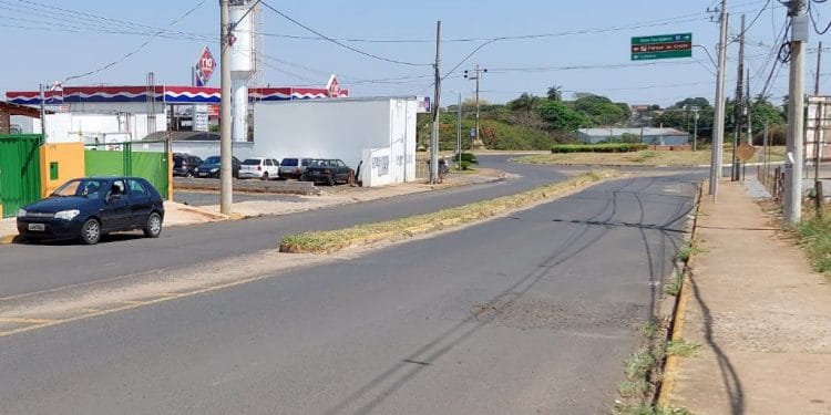 Honório de Paiva Abreu e Tonico do Alonso ficam parcialmente interditadas nesta quinta para serviços de ligação de esgoto e água