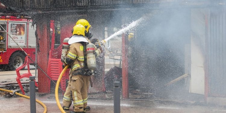 Incêndio atinge imediações de prédio da EBC em Brasília