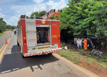 Bombeiros de Sacramento atendem acidente automobilístico próximo a Rifaina