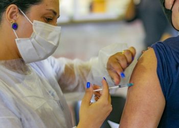 Araxá aplica reforço da Janssen em pessoas a partir de 20 anos (20+) nesta terça