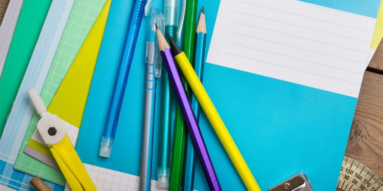 Prefeitura de Araxá distribuirá 14.860 kits de material escolar para alunos da rede municipal