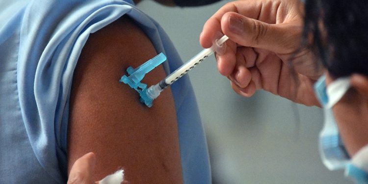 Araxá aplica a dose de reforço da Janssen em pessoas a partir de 30 anos (30+) nesta sexta; Confira outras etapas