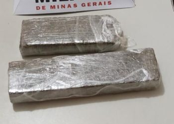 EM CAMPOS ALTOS/ MG. POLÍCIA MILITAR PRENDE AUTORES POR TRÁFICO DE DROGAS