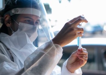 Araxá aplica reforço da Janssen em pessoas a partir de 20 anos (20+) nesta terça; cronograma no Sesc também abrange aplicações de 1ª, 2ª e 3ª dose