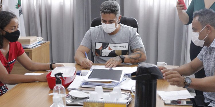 Prefeitura de Araxá assina ordem de serviço para reforma do Aeroporto Municipal