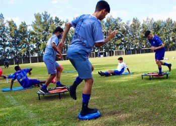 Atletas da base do Dínamo recebem acompanhamento fisioterapêutico semanalmente