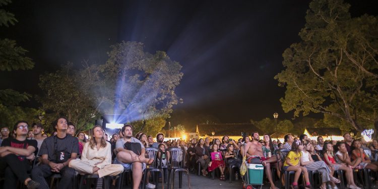 MOSTRA TIRADENTES PROMOVE AÇÃO PRESENCIAL PARA CELEBRAR 25 ANOS NA PRAÇA DA CIDADE HISTÓRICA