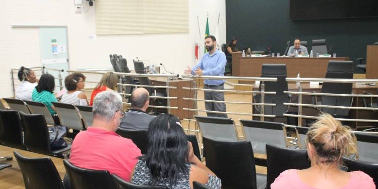 Sinplalto realiza assembleia e esclarece dúvidas de servidores