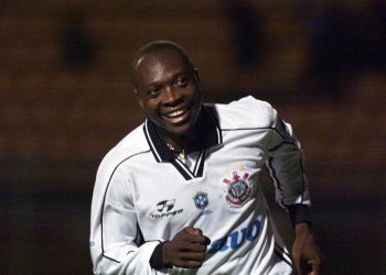 Rincón, ex-jogador de futebol, morre aos 55 anos na Colômbia