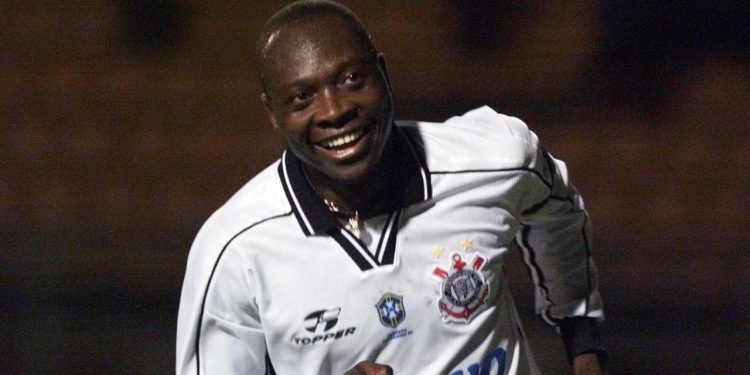 Rincón, ex-jogador de futebol, morre aos 55 anos na Colômbia