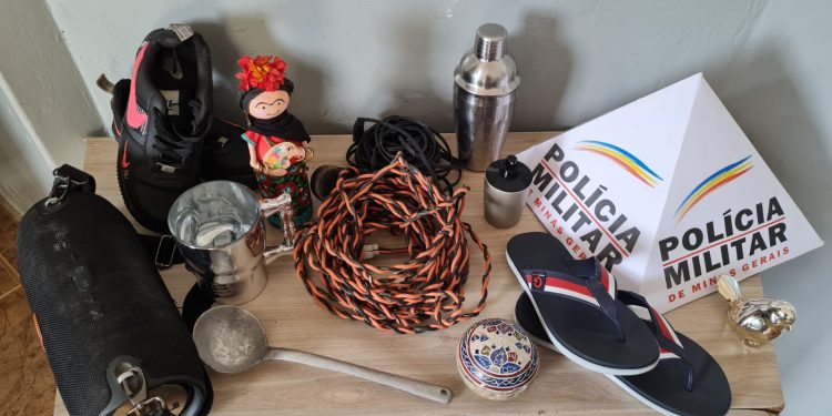 EM ARAXÁ/ MG, POLÍCIA MILITAR PRENDE AUTOR DE FURTO FORAGIDO DA JUSTIÇA
