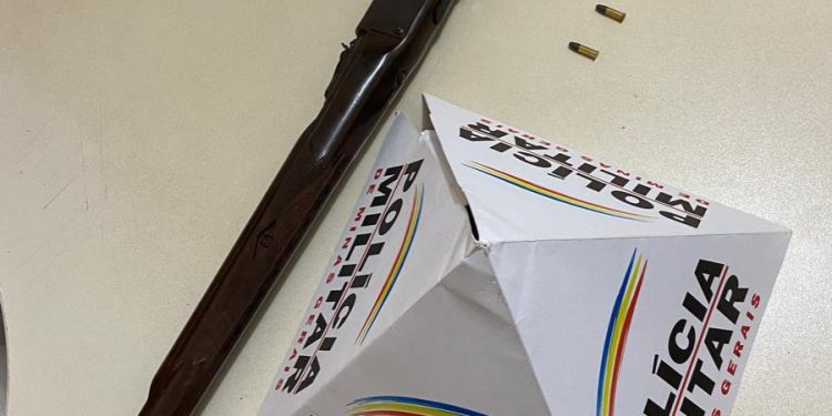 EM CAMPOS ALTOS, AUTOR É PRESO POR LESÃO CORPORAL E POSSE ILEGAL DE ARMA DE FOGO