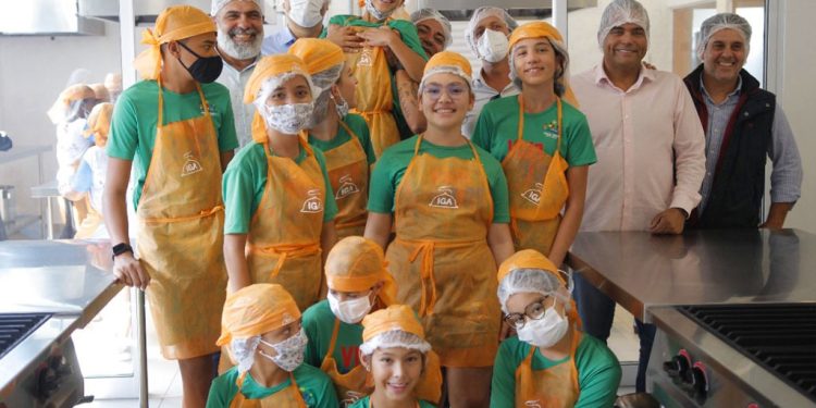 Parceria entre Prefeitura de Araxá e Fundação Rio Branco oportuniza acesso de crianças e adolescente à gastronomia