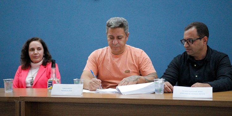 Prefeitura de Araxá assina contrato para implantação de iluminação de Led em toda a cidade