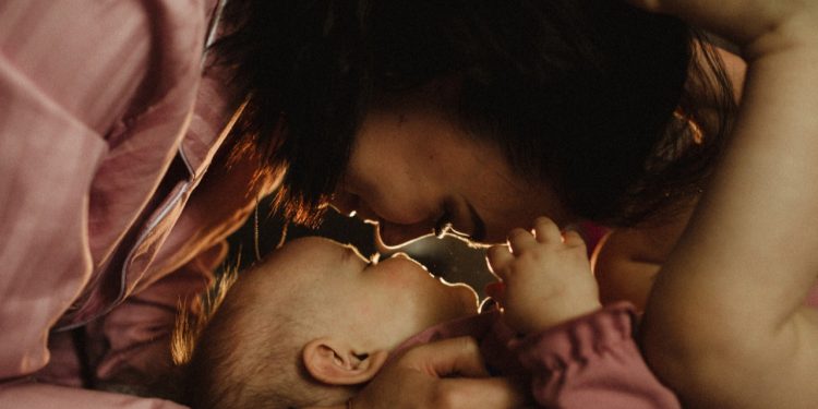 “Prestem atenção nas mães!”: os desafios da maternidade em nossos tempos