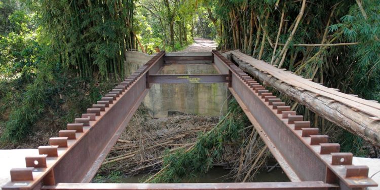Araxá recebe vigas do Governo do Estado para concluir a recuperação da Ponte Queimada