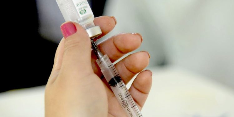 Araxá amplia vacina contra a gripe para toda a população