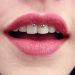 De grillz a piercings: especialista explica cuidados necessários com acessórios bucais
