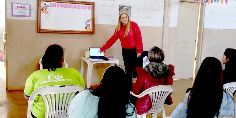 Prefeitura de Araxá oferta qualificação profissional em parceria com a Escola do Emprego