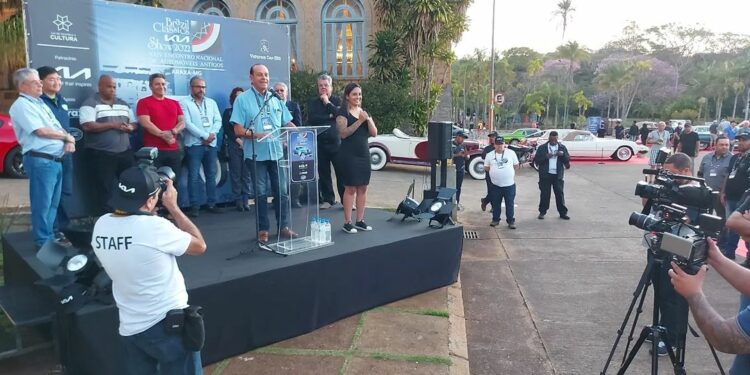 De antigos raríssimos ao moderno SUV: os carros que você tem que conferir no Brazil Classics Kia Show