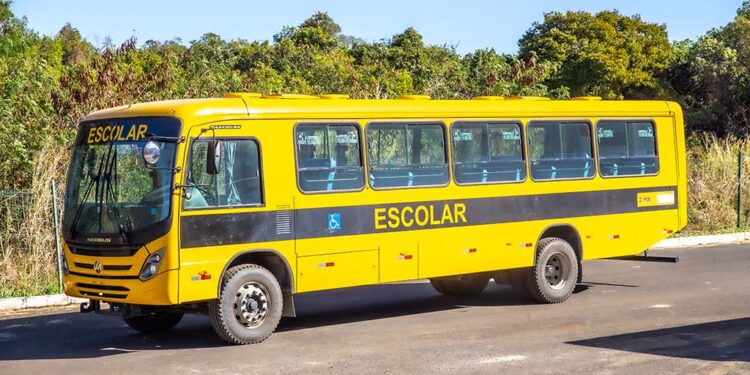 Prefeitura de Araxá amplia frota de ônibus escolares