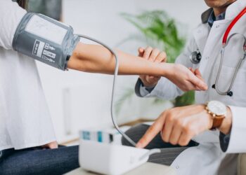 Prefeitura de Araxá abre vagas para auxiliares, motoristas e técnicos de laboratório e de enfermagem