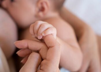 Conheça a importância dos cuidados emocionais durante o período de aleitamento