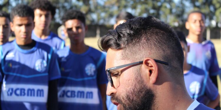 Dínamo inicia avaliação de atletas para as categorias Sub-15 e Sub-17 residentes de Araxá