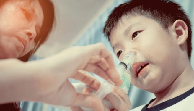 Pediatra da Unimed Araxá ensina como fazer a lavagem nasal nas crianças